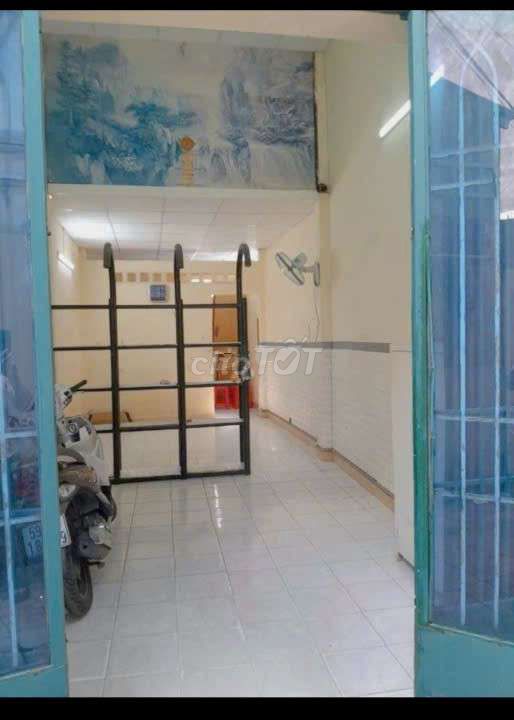 Spacious 2BR House Near Hang Xanh Intersection