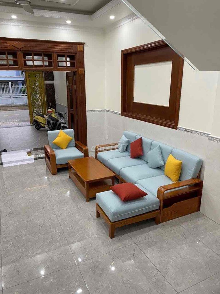 Modern 3-Bedroom House with Parking in Di An