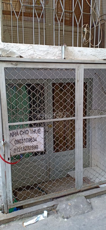 Property near Market and School, Convenient Location