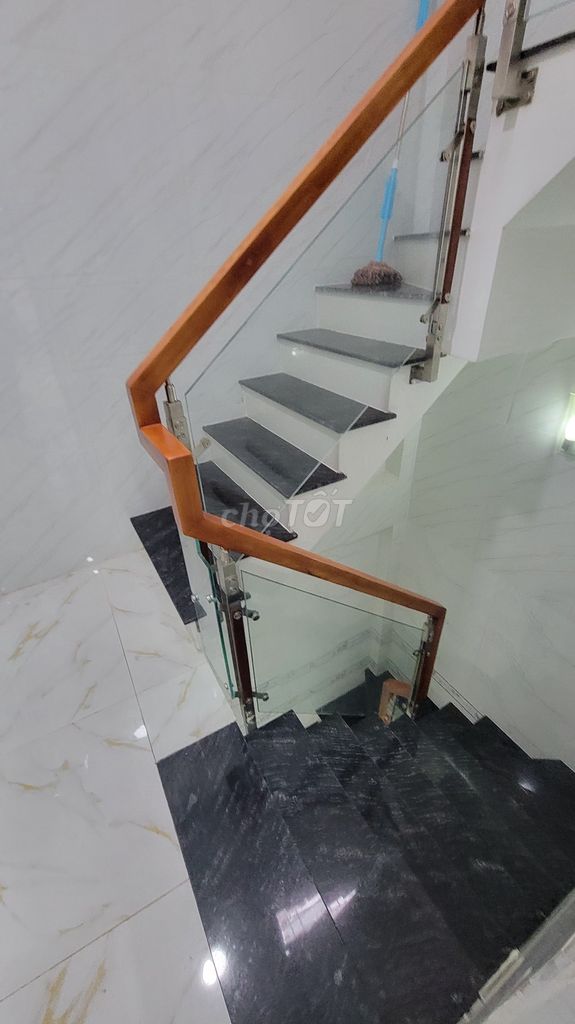 Modern 3-Bedroom Townhouse in District 10