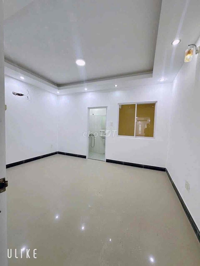 Modern Townhouse with Parking in Nha Be