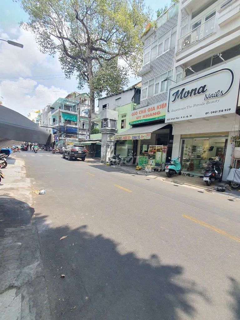 5-Story Commercial Building on Nhat Tao Street