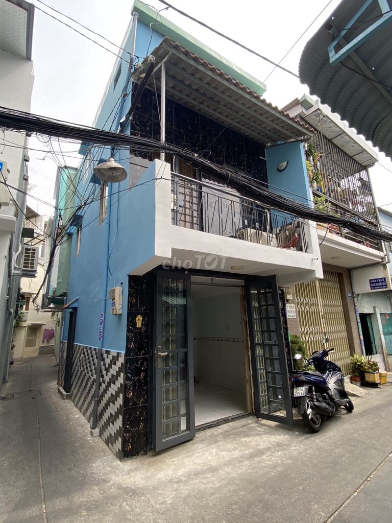 2-Bedroom House Near Dam Sen Park