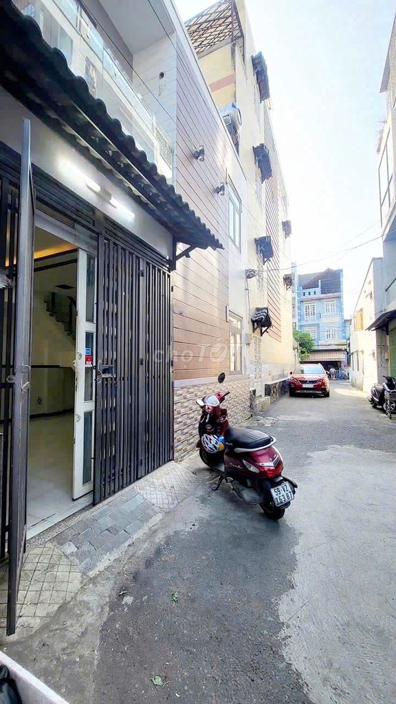 Modern Two-Bedroom House in Go Vap