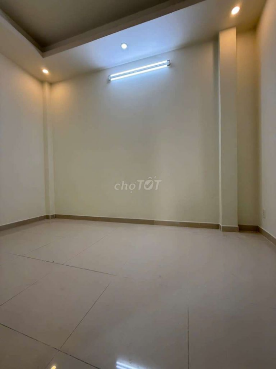 Spacious 4-Bedroom House near Market and School in Tan Binh District