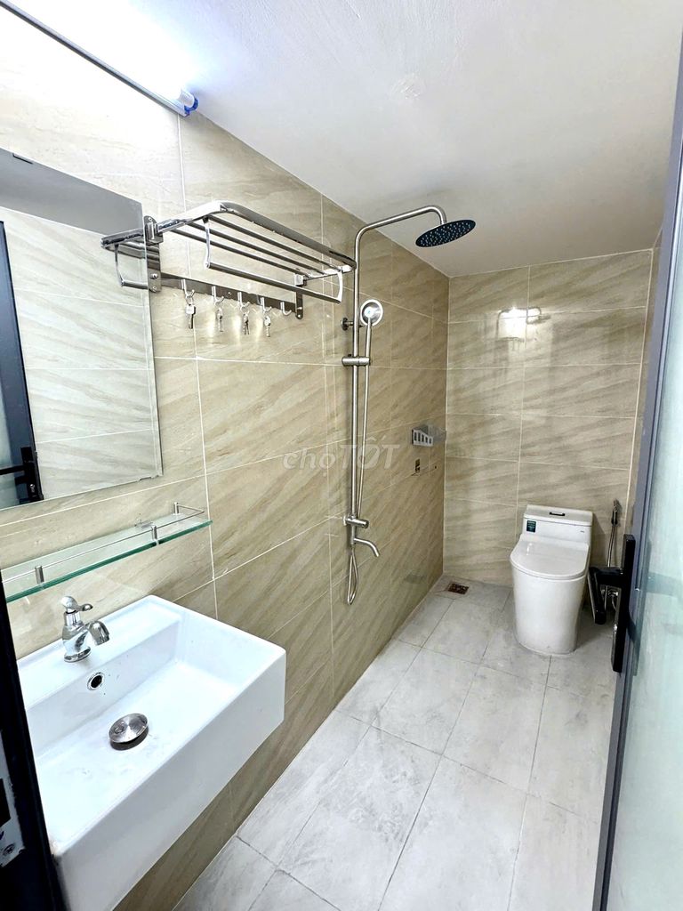 Modern 3-Bedroom House with New Interior
