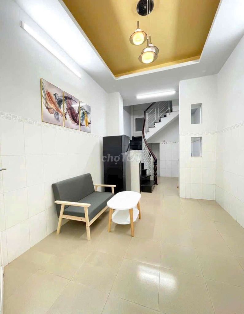 2-Bedroom Townhouse Near Hoa Binh Market