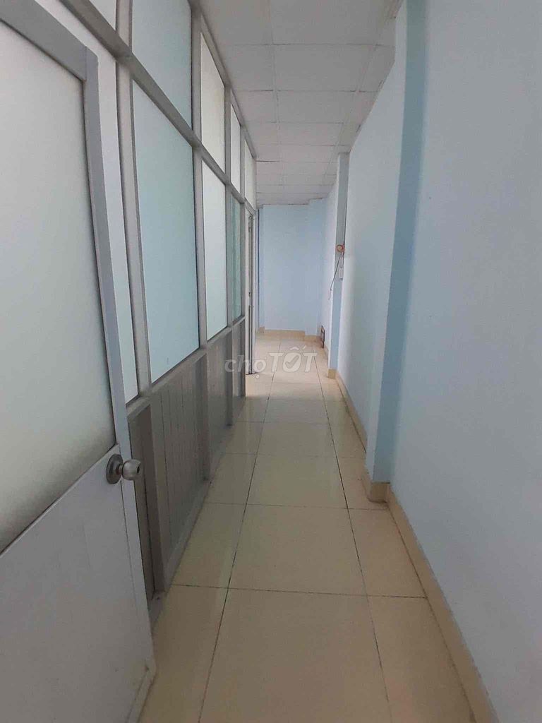 Modern 4-Bedroom House Near Schools and Markets
