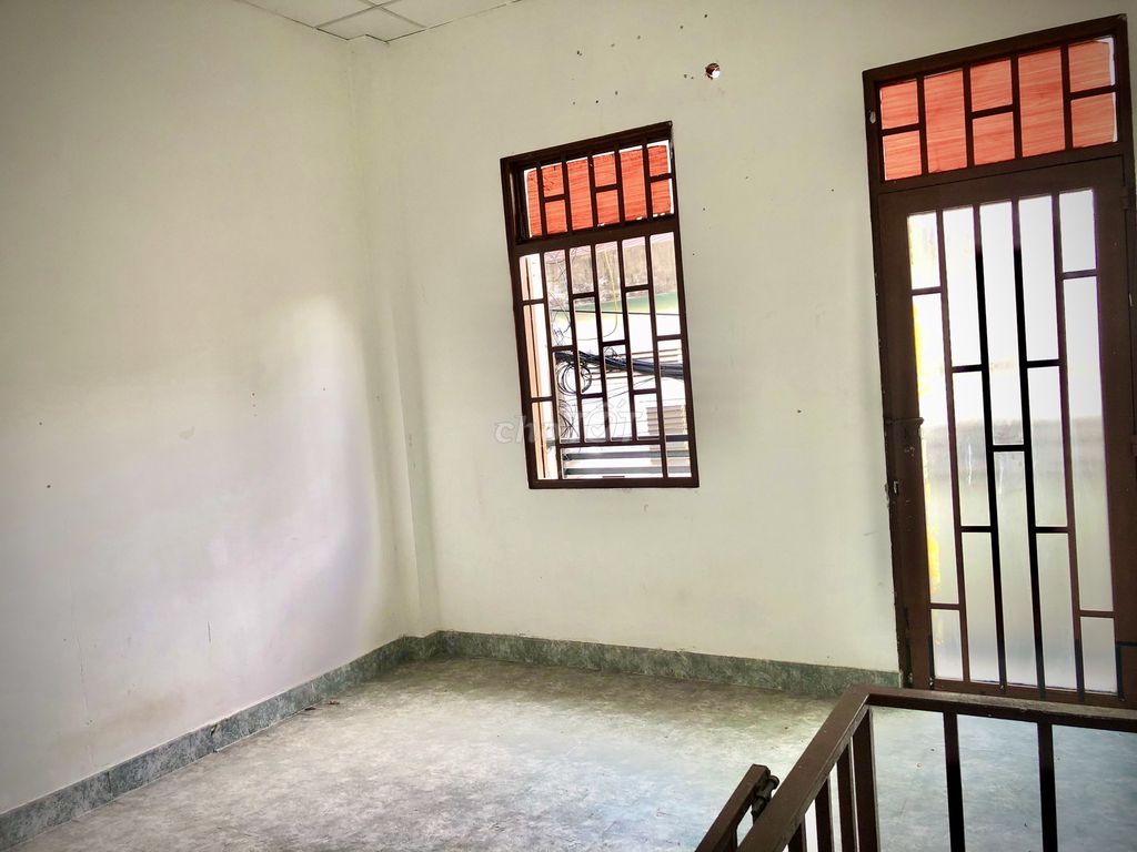 Modern Two-Story Room Near Four Villages Intersection