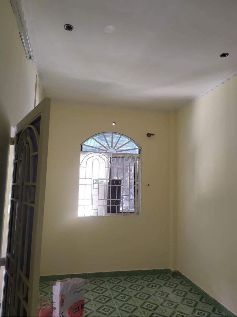 Spacious House with 2 Bedrooms, Secure Area