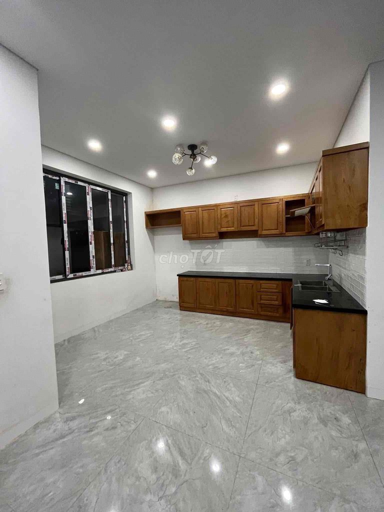Modern 4BR Townhouse with New Renovation