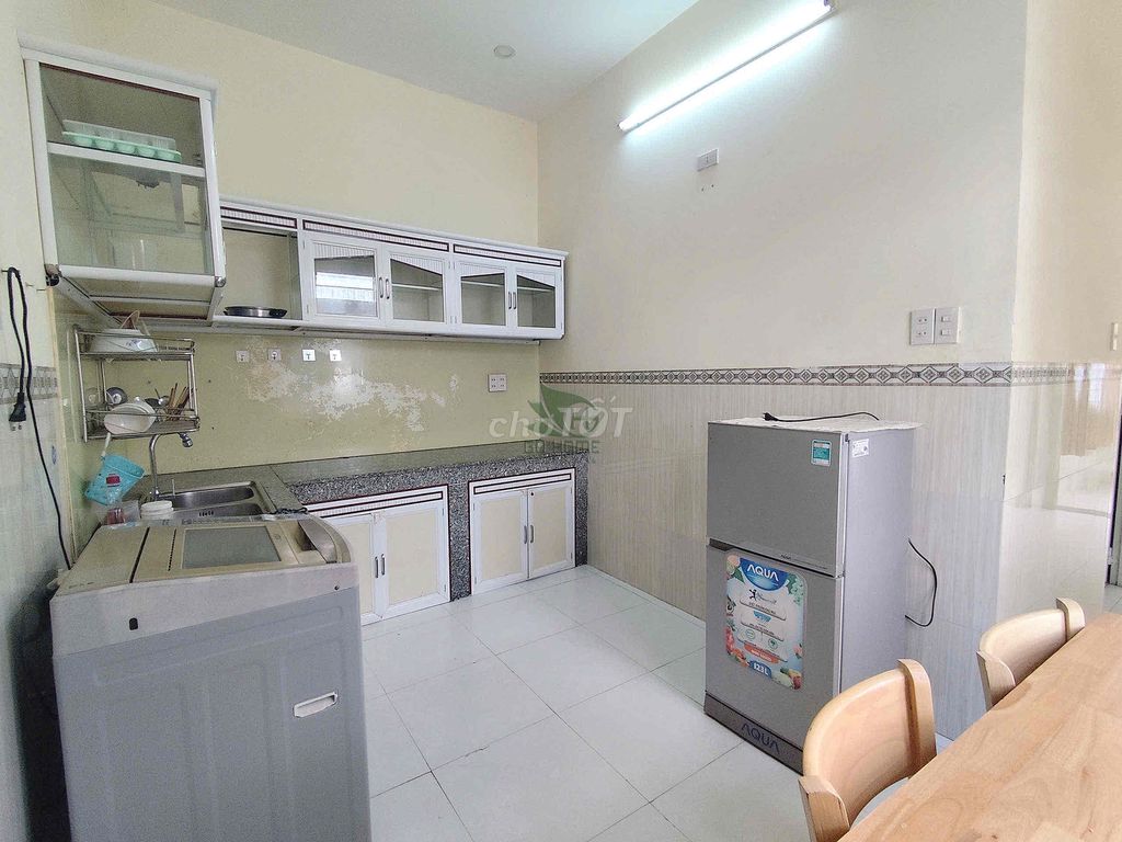 3-Bedroom House Near Beach with Parking