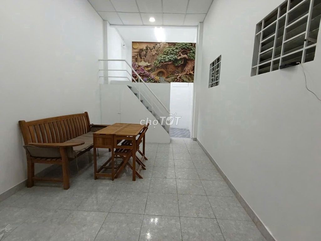 Modern Two-Bedroom Townhouse in District 10