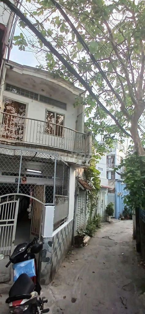 Modern 3-Story Townhouse with Balconies in GòVấp