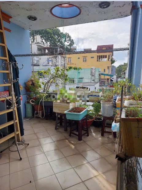 3-Story Commercial House Near Hospitals and Markets