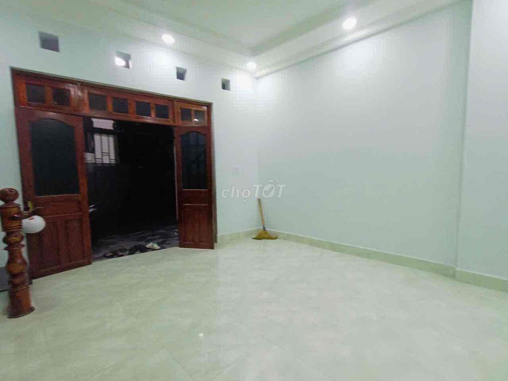 Modern 2BR Townhouse with Private Access