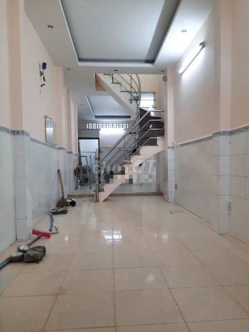 Spacious 5-Bedroom Commercial House in District 10