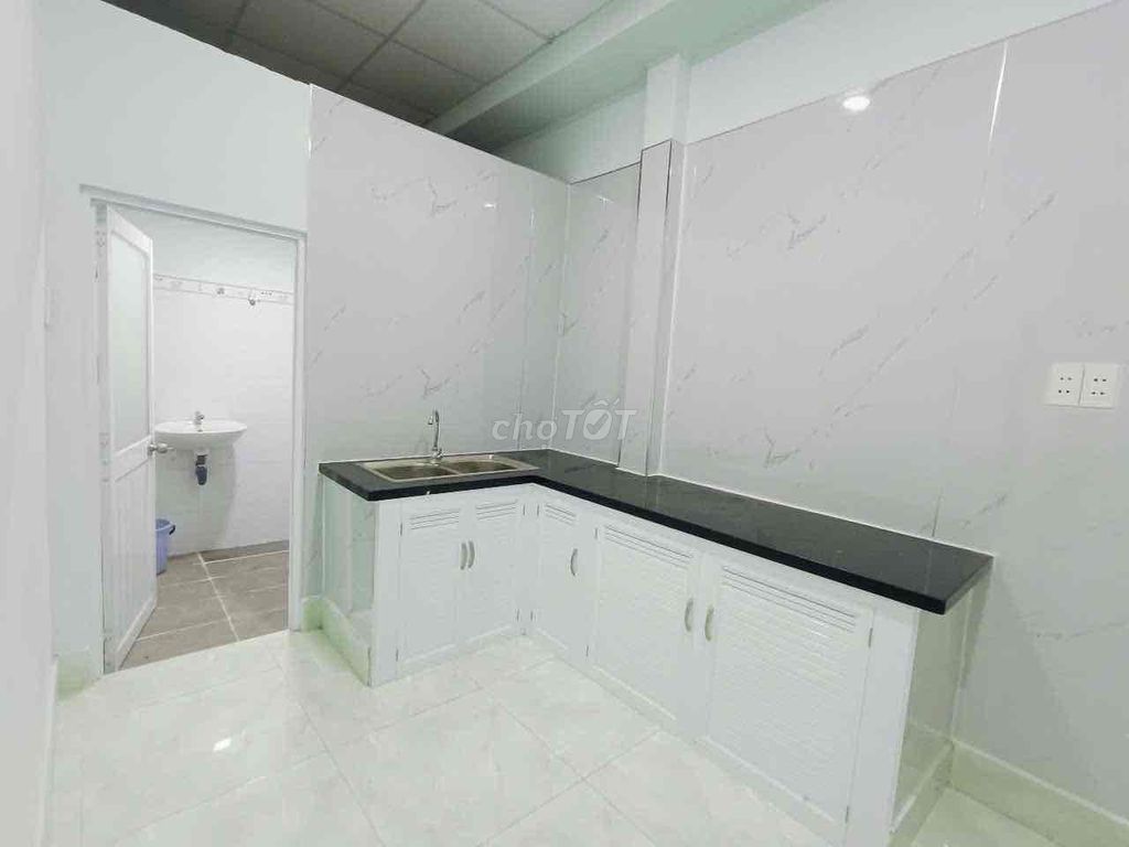 Modern 2BR Townhouse with Private Access