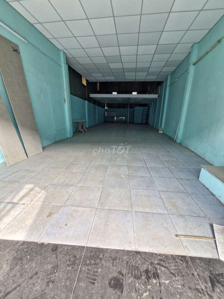 Large Commercial Space on Main Road Q12