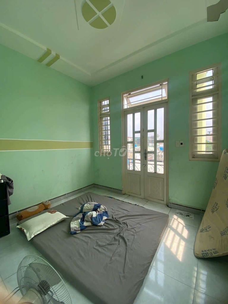 Modern 4-Bedroom House Near Market, Go Vap