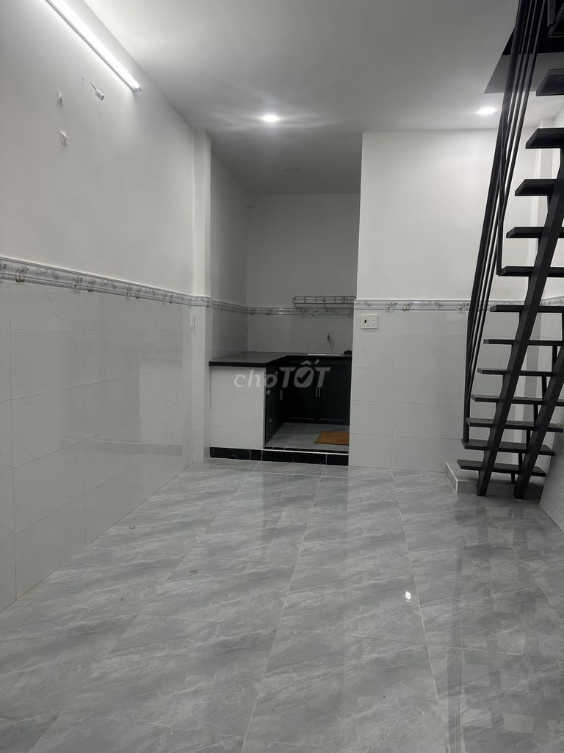 Newly Renovated Clean House in Secure Alley, Near Market and School