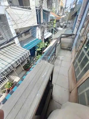 Modern 3-Bedroom Townhouse with Basic Amenities