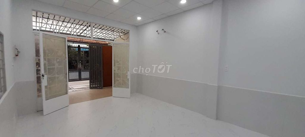 Newly Built House for Rent near Pham Van Hai Market
