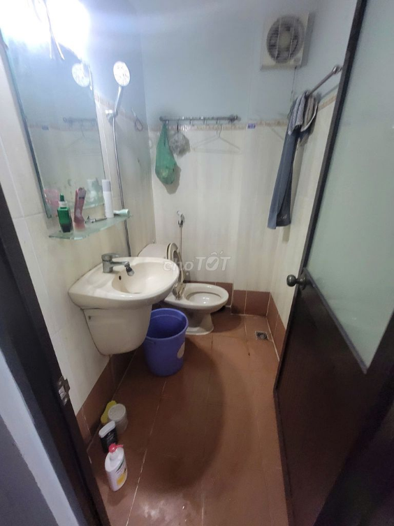 Spacious 3-Level Rental Near 3/2 - Ngo Quyen Street