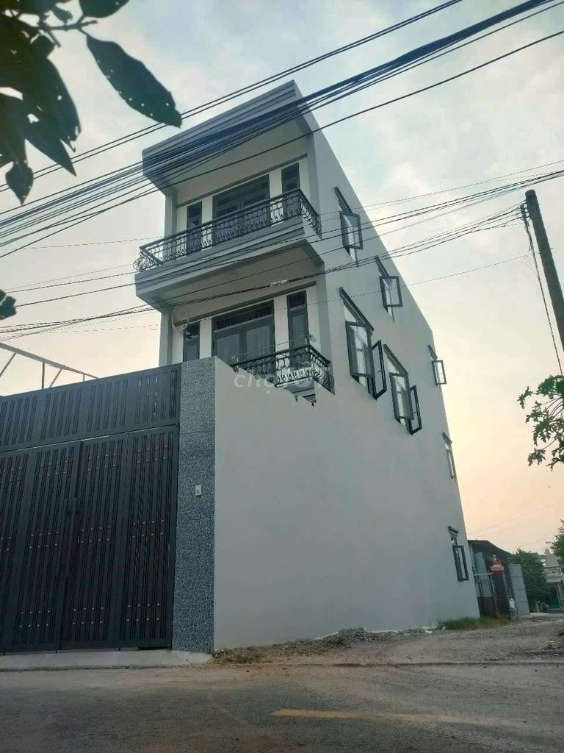 Spacious 4-Bedroom House Near School in Tan Dong Hiep