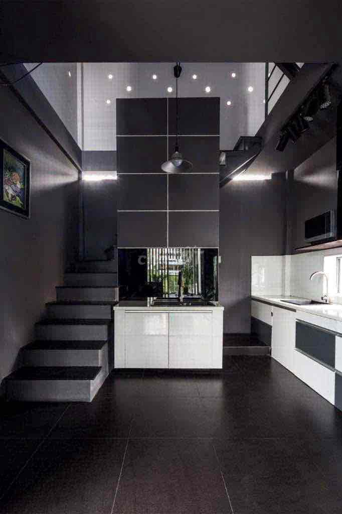 Modern 5-Floor Townhouse with Designer Interior