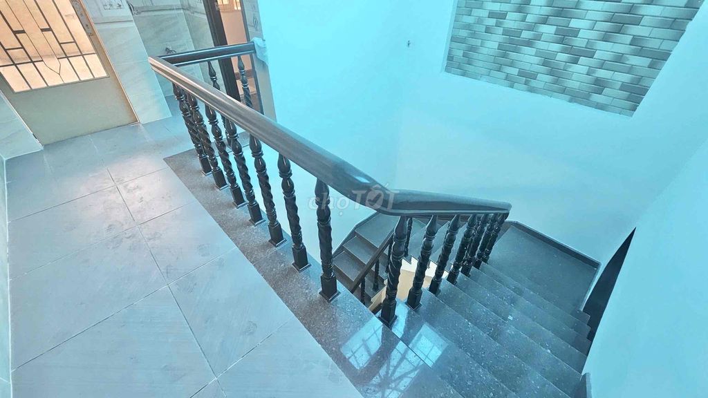 Spacious 4BR Townhouse Near Chanh Hung Bridge