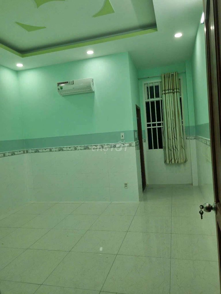 Spacious 4-Bedroom House Near Industrial Park