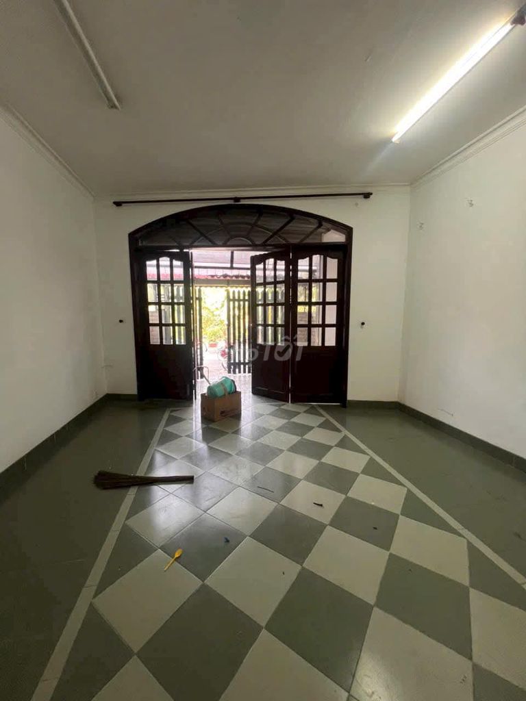 Spacious 4BR Townhouse in District 9