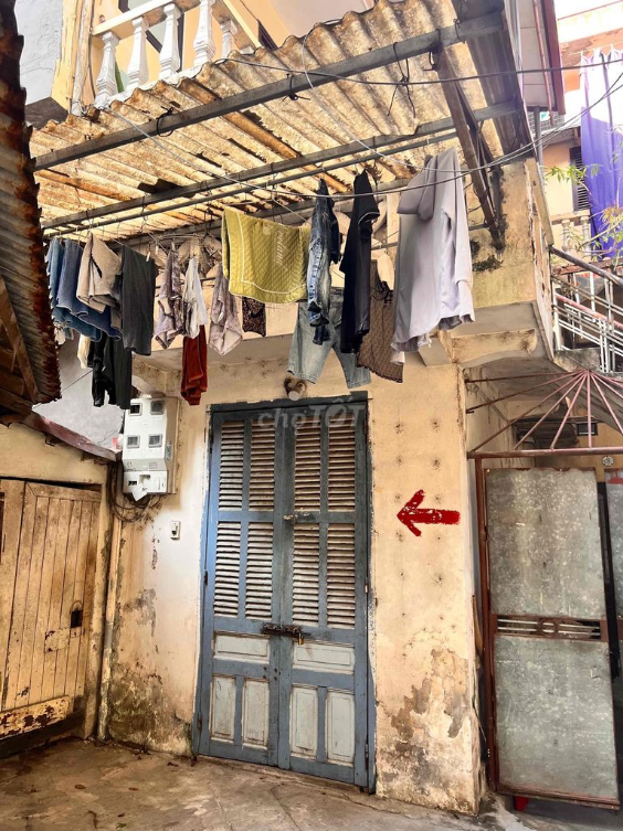 Ground Floor Rental in Narrow Alley Near Tran Thanh Tong Street