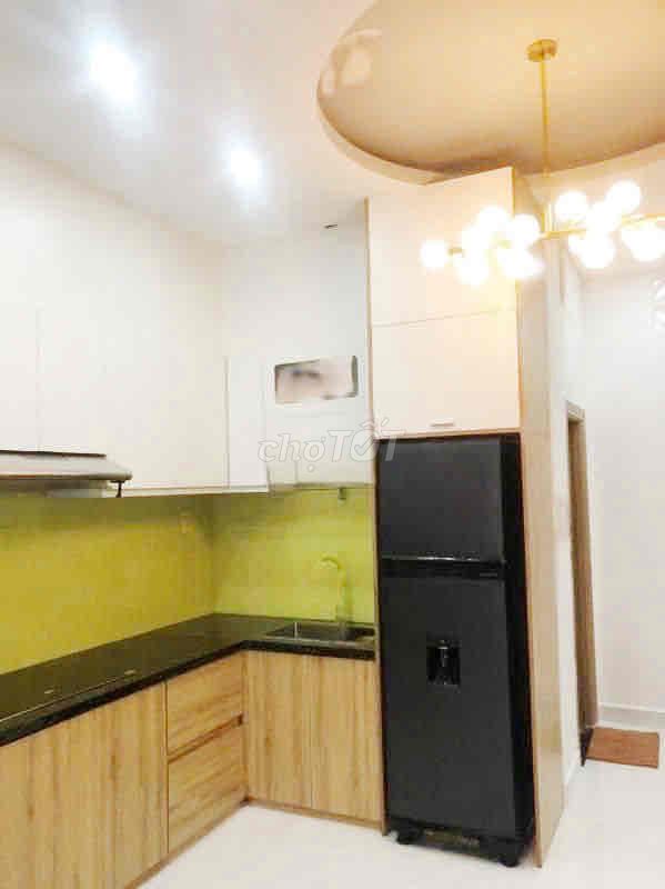 Modern 4-Bedroom House with Full Furnishings