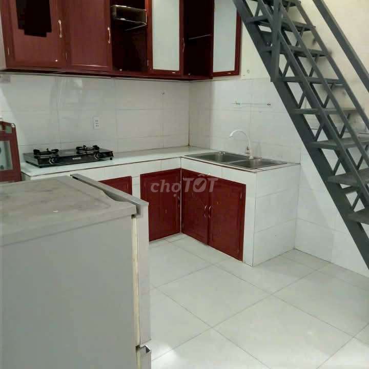 4m x 12m Gác lửng 2pn kín, 2wc, Hướng Tây