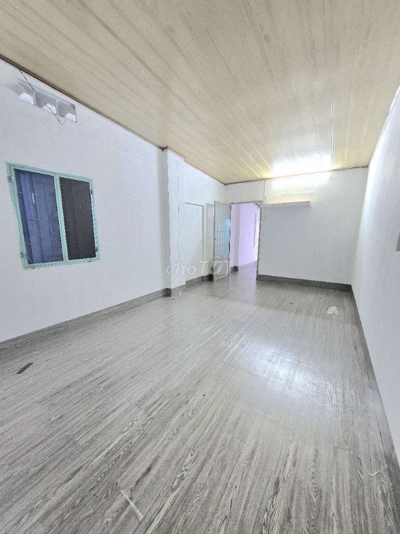 Small 1-Bedroom House with Garden in Dĩ An Area