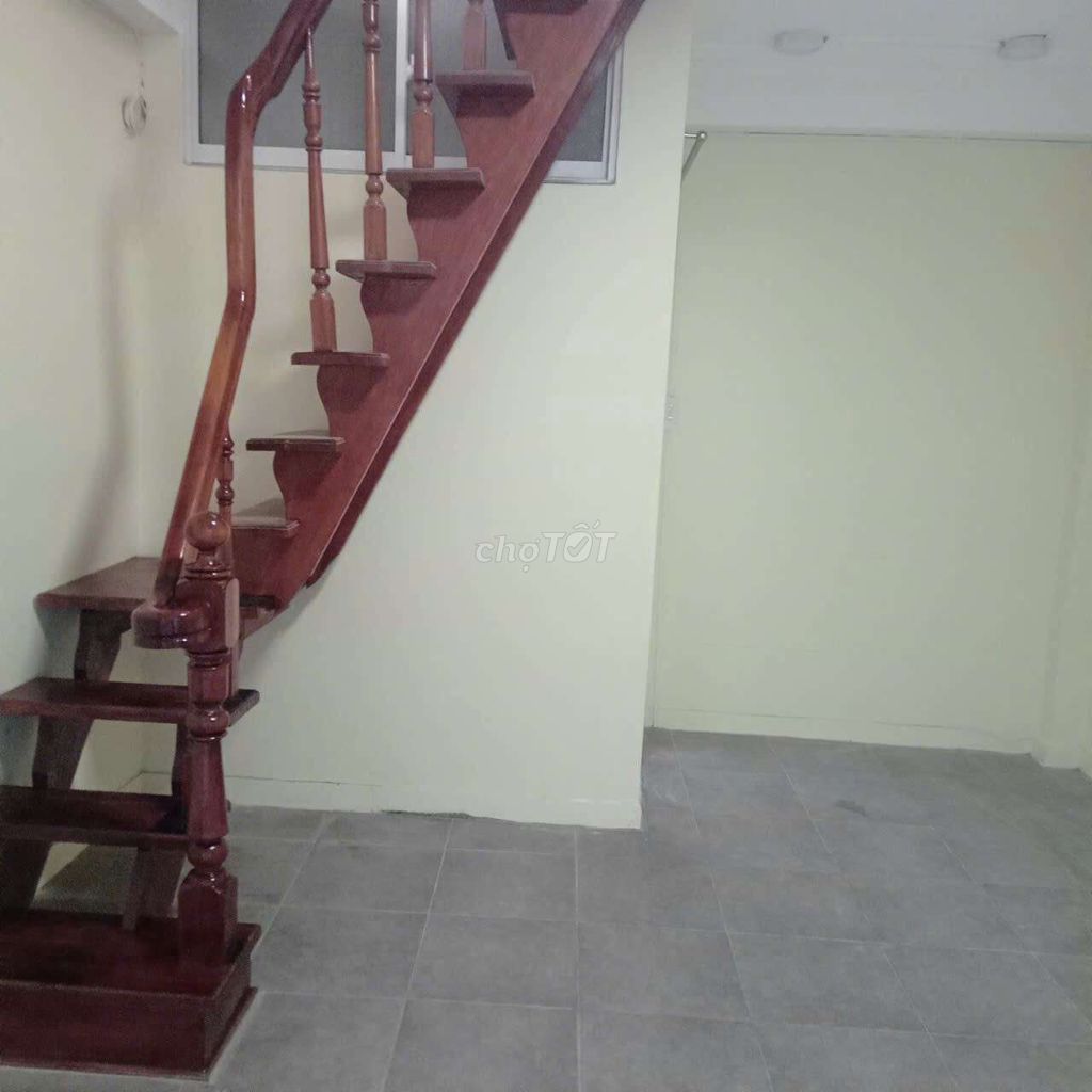 Three-Story Townhouse with Modern Stairs in Lu Gia