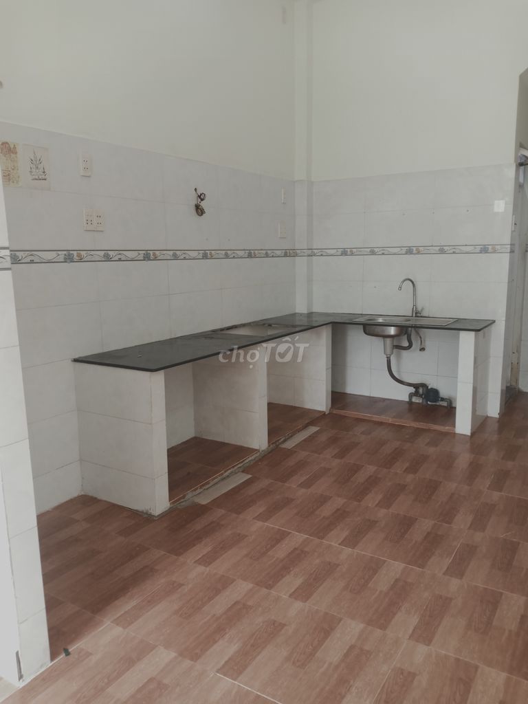 Spacious Studio Near Markets and University