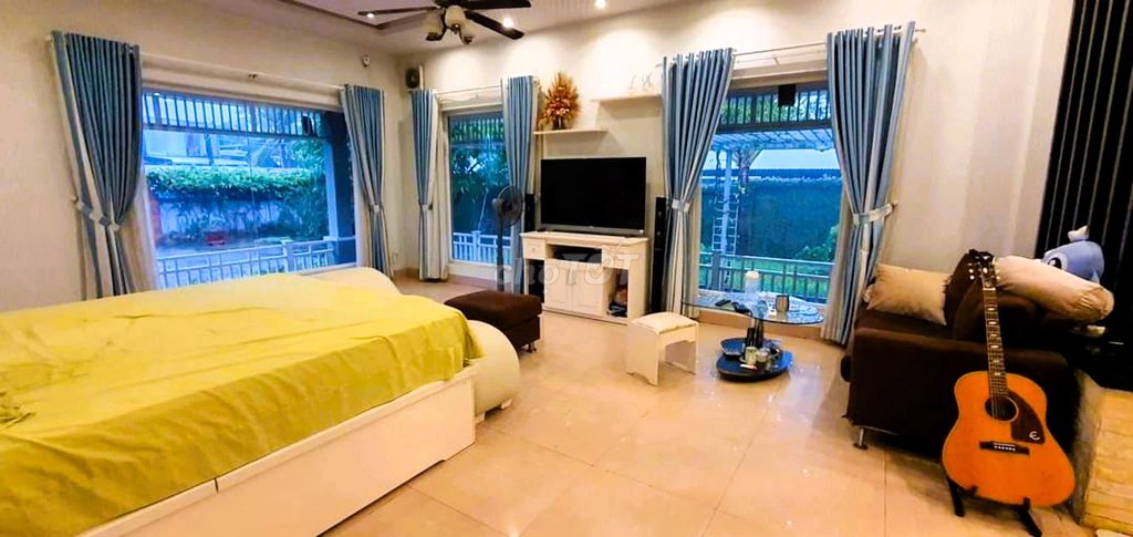 Luxurious Villa with Pool and Entertainment Area