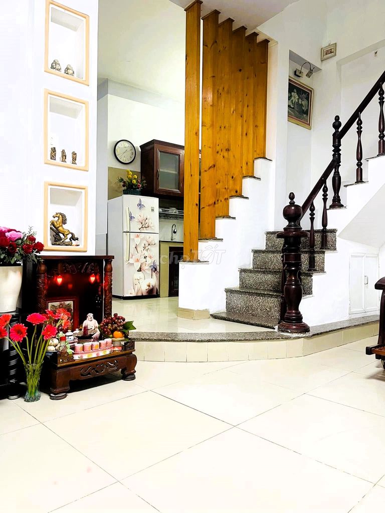 Spacious Two-Story House with Modern Interior