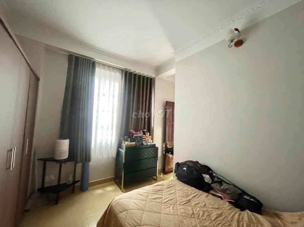 3-Bedroom House in District 3 with AC