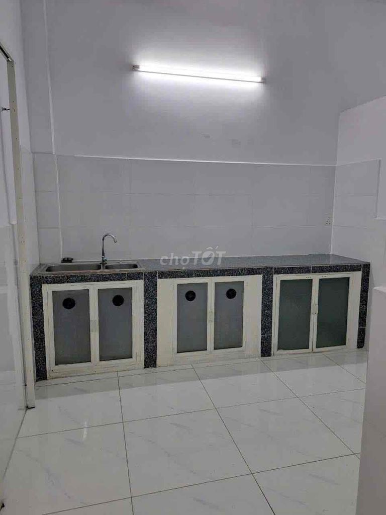 4m x 16m House with Yard near Nguyen Binh Khiem School