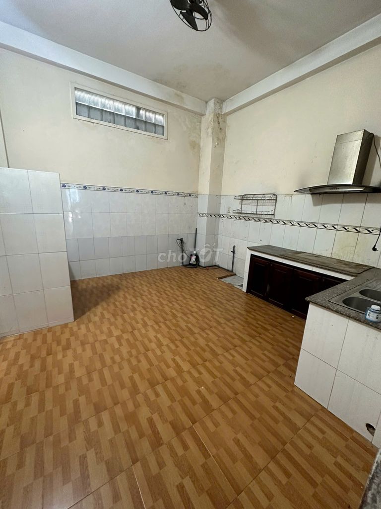 Modern 3BR Townhouse Near Vincom Mall