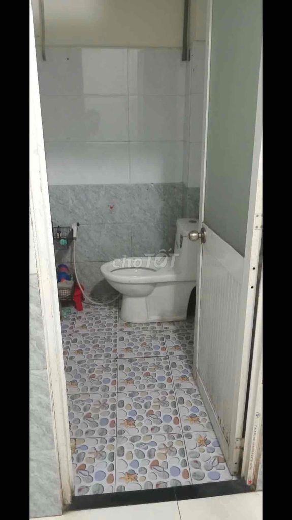 Modern 3-Bedroom Townhouse Near School and Market