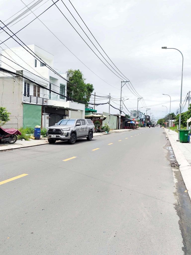 Modern 4-Bedroom House Near Hoc Mon Market