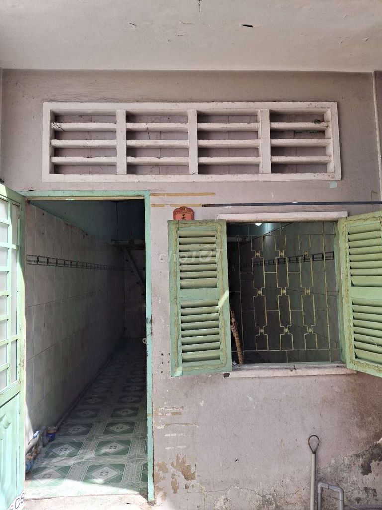 Quiet Location Near Market and Supermarket