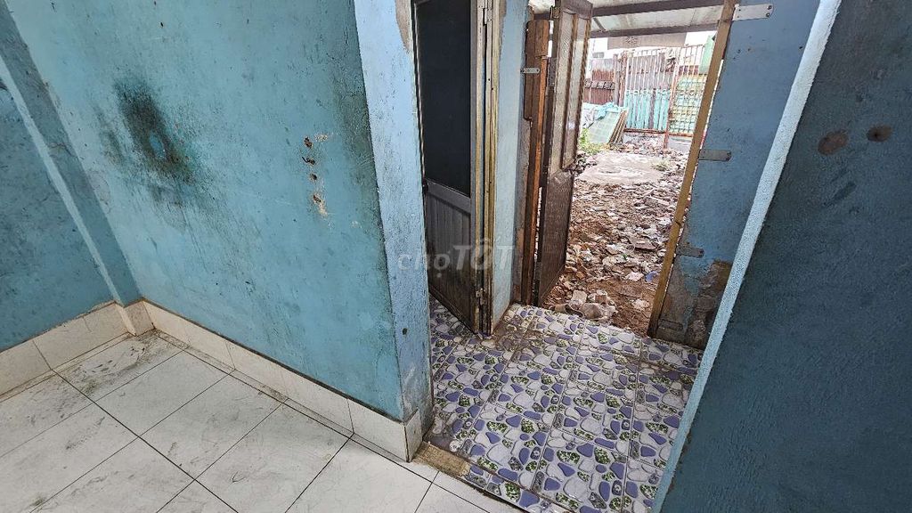 Spacious 1-Bedroom House in District 8
