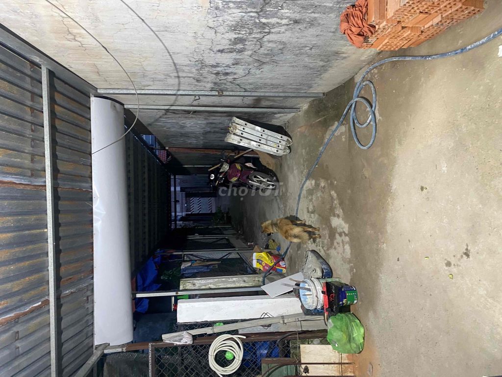 Private House with Secure Gate Access