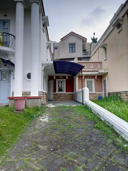 Spacious Private Complex Property in Gegerkalong